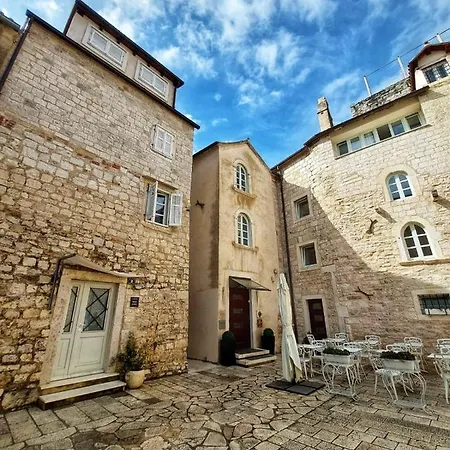 Diocletian Luxury Konukevi